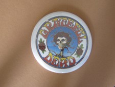 GREATFUL DEAD 7 NEW  PINBACKS  ALL OF THE SAME IMAGE AS SHOWN