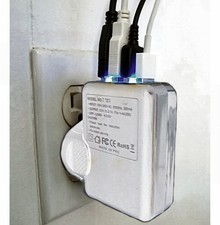 White Smart Charger Multi 4 Port USB Wall Charger Power Supply iPhone Pad iWatch