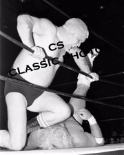 Harley Race vrs Dusty Rhodes   8x10  Vintage Wrestling Photo  NWA WWF