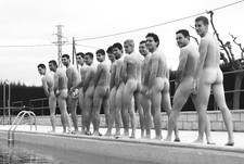 VINTAGE PHOTO MUSCULAR NUDE ATHLETES LINE UP & SHOW BUTTS GAY INTEREST 25